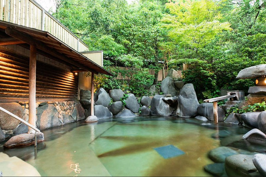 1階 木肌の湯「浮殿」